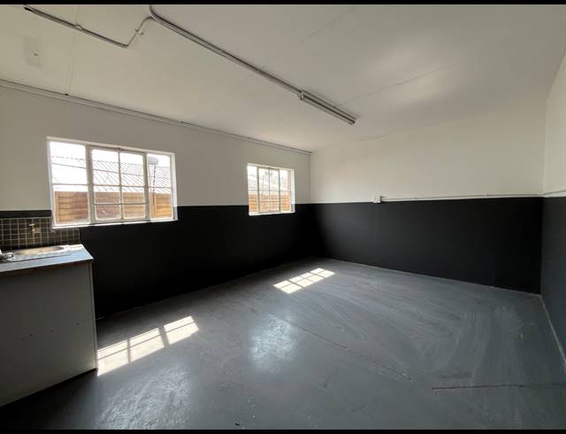 176M² WAREHOUSE TO LET IN SEBENZA